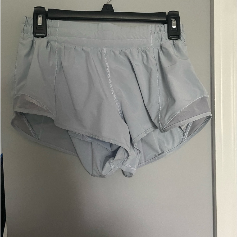 Lululemon Hotty-hot 2.5 inch shorts